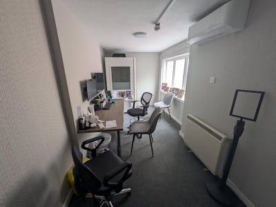 37 High Street, Guildford, Office / Retail To Let - 1000033349.jpg