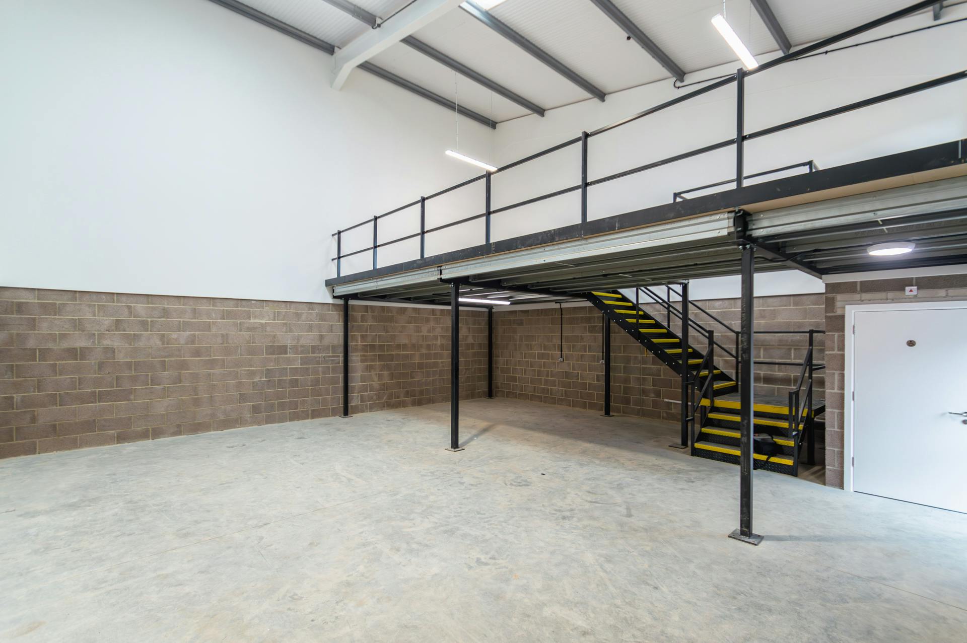 Industrial Unit in Poole - photo 3