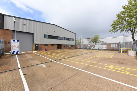Unit 1 Odhams Trading Estate, Watford, Industrial / Warehouse To Let - Oddhams EXT - 2026-05.jpg