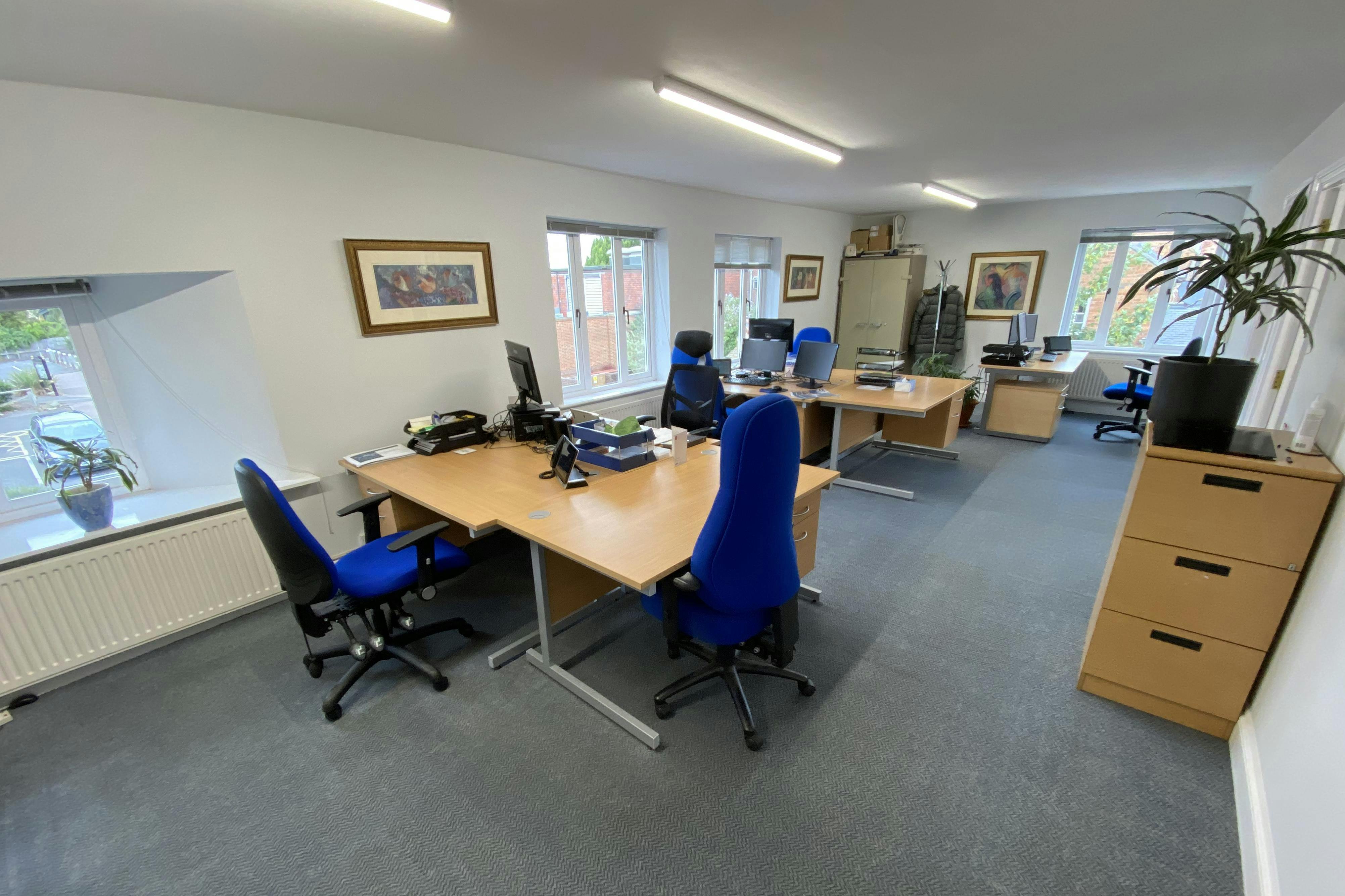 15 Dorchester Place, Thame, Office To Let - MAIN OFFICE INT.JPG