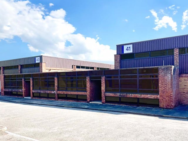Unit 40 Suttons Business Park, Reading, Industrial / Warehouse To Let - Front External