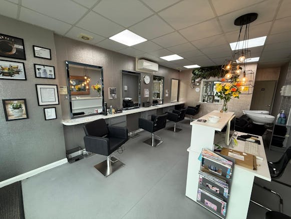 1 Basilica House, Wickford, Retail / Retail To Let - IMG20251017WA0008.jpg