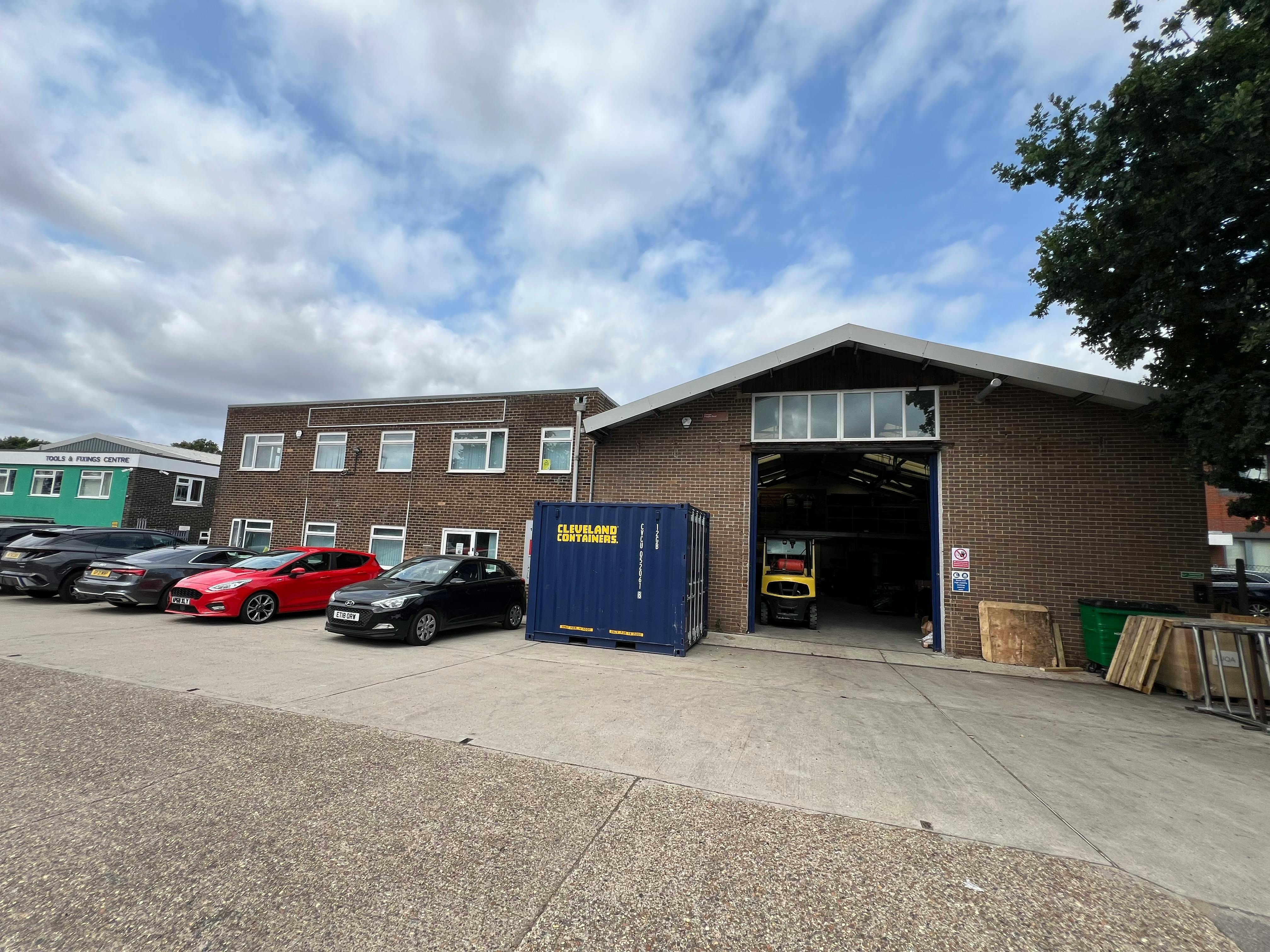 Unit T Blatchford Road, Horsham, Industrial To Let - IMG_7891.jpeg