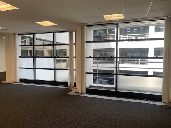 32 Beaufort Court, London, Offices To Let / For Sale - 68B95E36F6834F3F9A9319F38206724E.jpeg