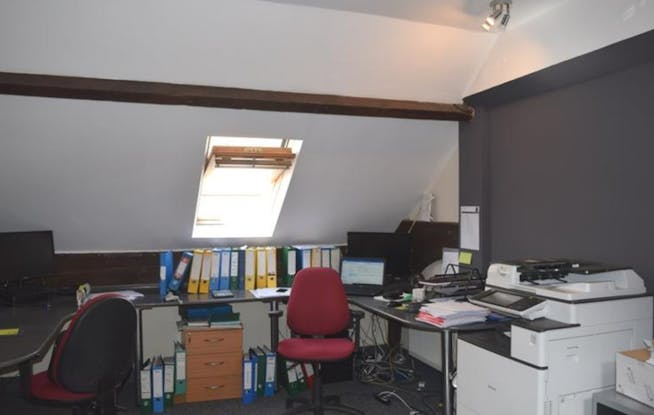 2 Chapel Lane, Godalming, Offices / Retail For Sale - Inside 4.jpg