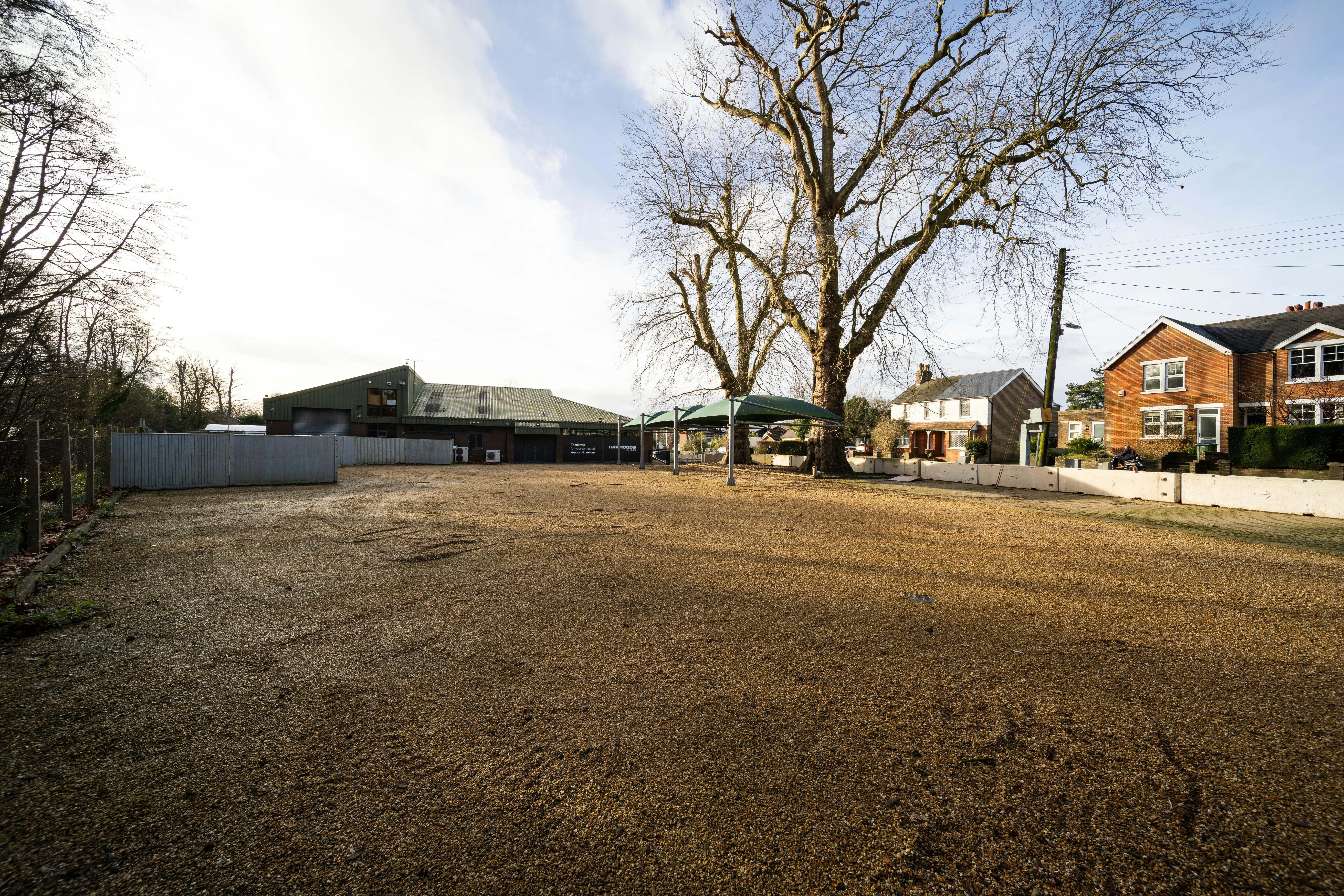 Industrial Unit in Pulborough, West Sussex - photo 2