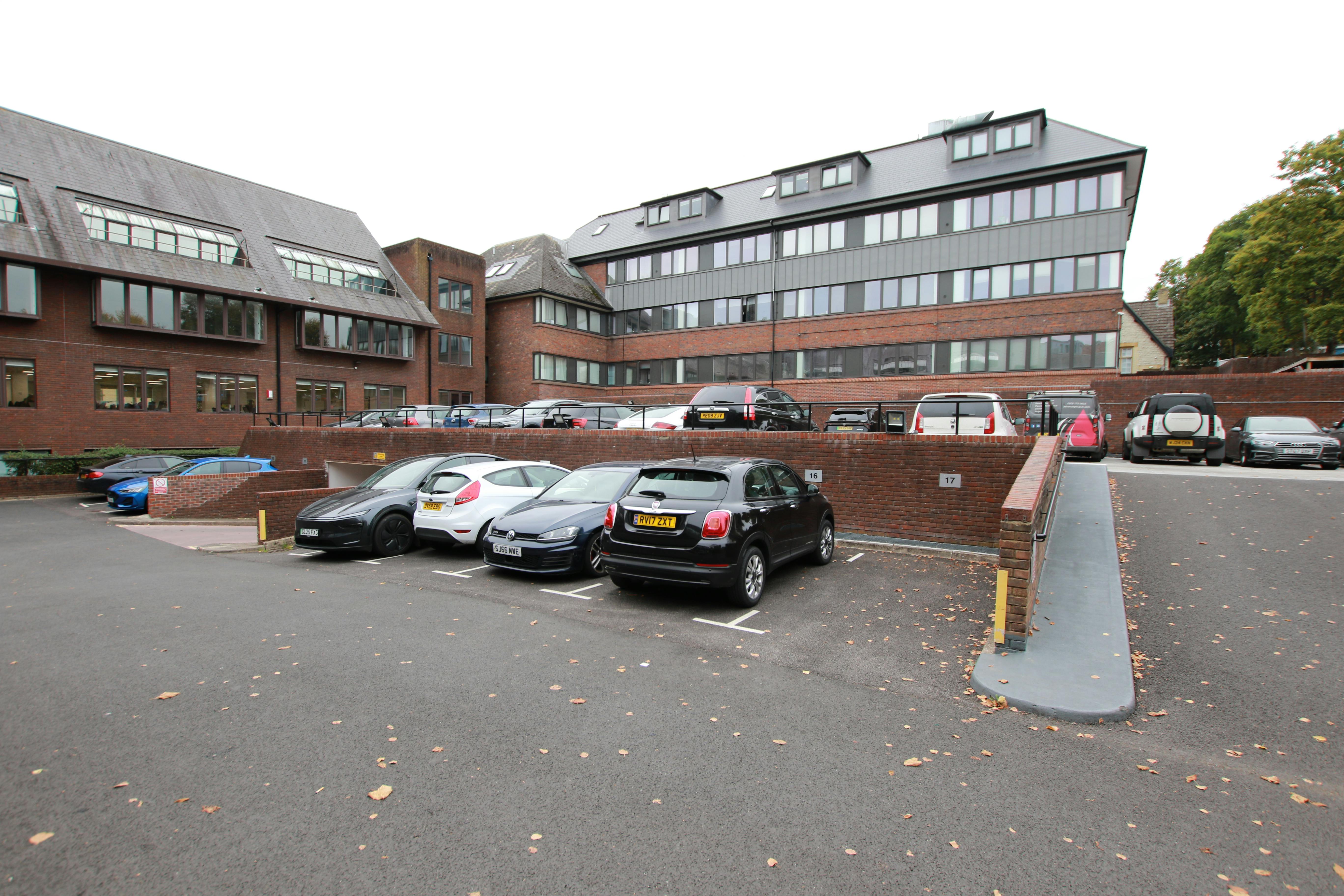 Betchworth House, Redhill, Offices For Sale - H7D_1743.JPG