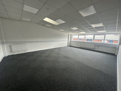 Unit 5 Vale Industrial Estate, Southern Road, Aylesbury, Industrial To Let - IMG_2868.jpeg