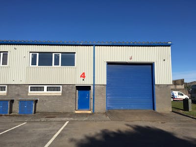 Unit 4, Kestrel Close, Bridgend, Industrial To Let - 4 Kestrel Ext Pic May 20.JPG