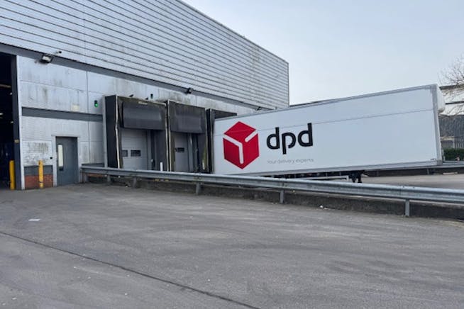 Valor Park, Gatwick 40, Fleming Way, Crawley, Warehouse & Industrial To Let - Image 3.jpeg