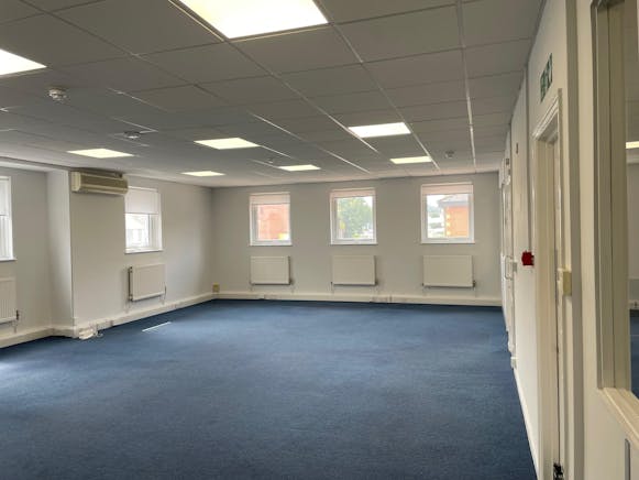 8 Tanners Yard, Bagshot, Offices To Let - unnamed 3.jpg