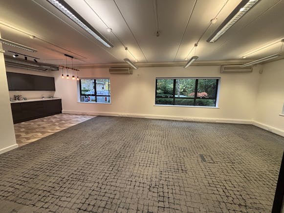 6 The Sanctuary, Ham Green, Office For Sale - IMG_9141.jpeg