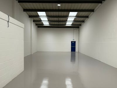 Unit 15 Mill Farm Business Park, Hounslow, Industrial / Warehouse To Let - IMG_7941.JPEG