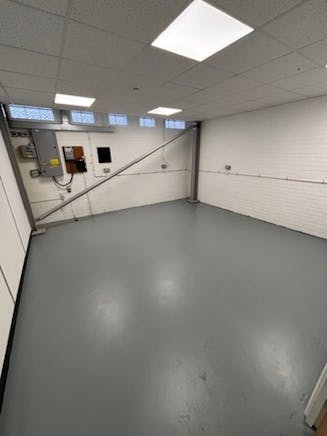 Unit 5 Bear Court, Basingstoke, Industrial To Let - BC5Picture3  16 10 2025.jpg