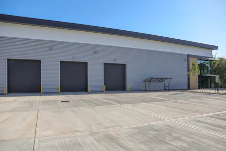 Unit 8 Bartley Junction, Hook, Industrial / Warehouse To Let - Unit 8 yard