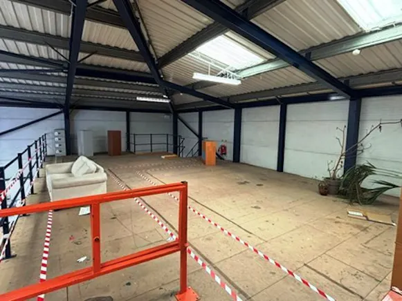 Unit E The Loddon Centre, Basingstoke, Industrial To Let - LCEPicture03 - 23 06 2026.jpg