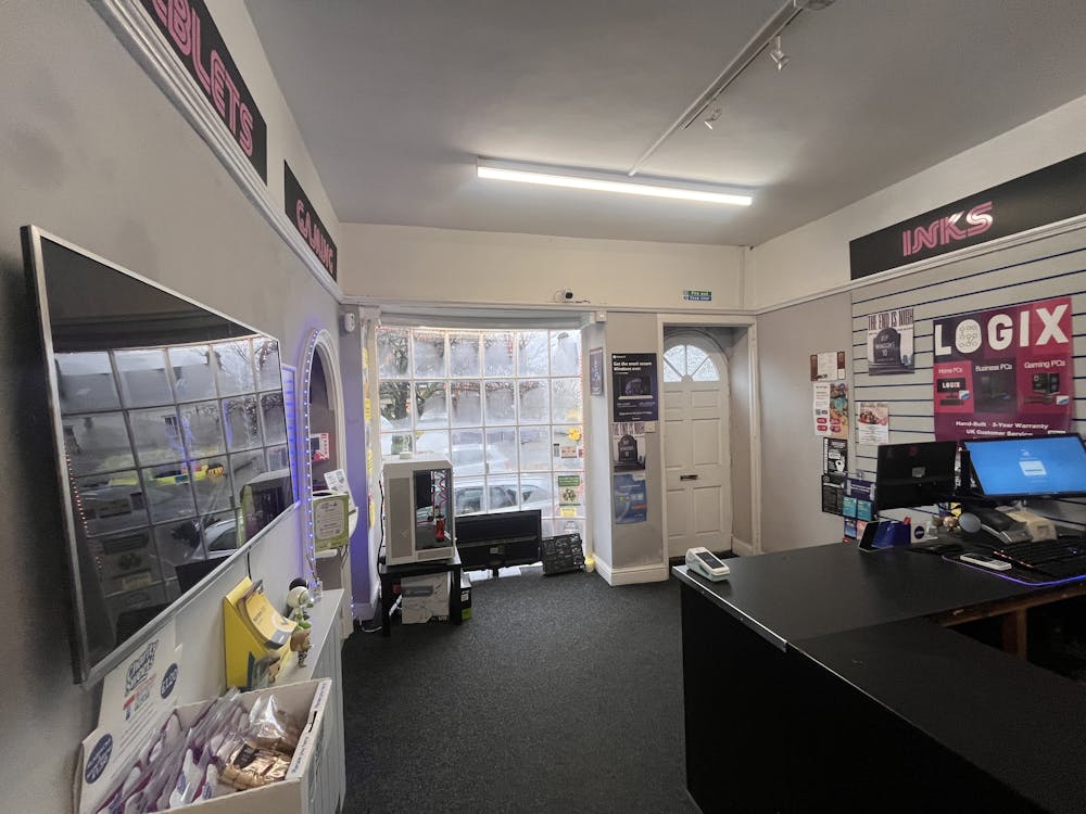 29 Regent Parade, Harrogate, Retail To Let - image00007.jpeg