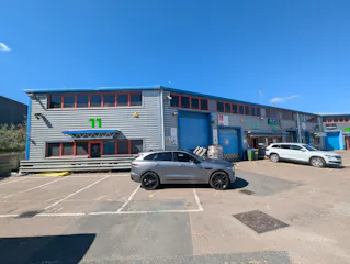 Units 11 & 12 Winston Business Centre, Lancing To Let - PXL_20260629_085327691.jpg