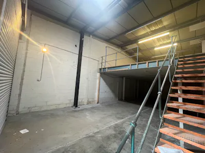 Unit 6, Hayes, Industrial To Let - 20260817_162727000_iOS 5.jpg