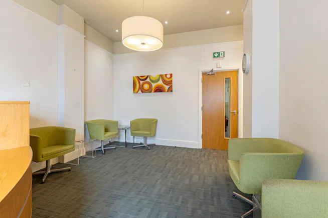 1-2 Broadway Court, Chesham, Offices To Let / For Sale - 108314_2-Broadway-Court-High-Street-Chesham  (9).jpg