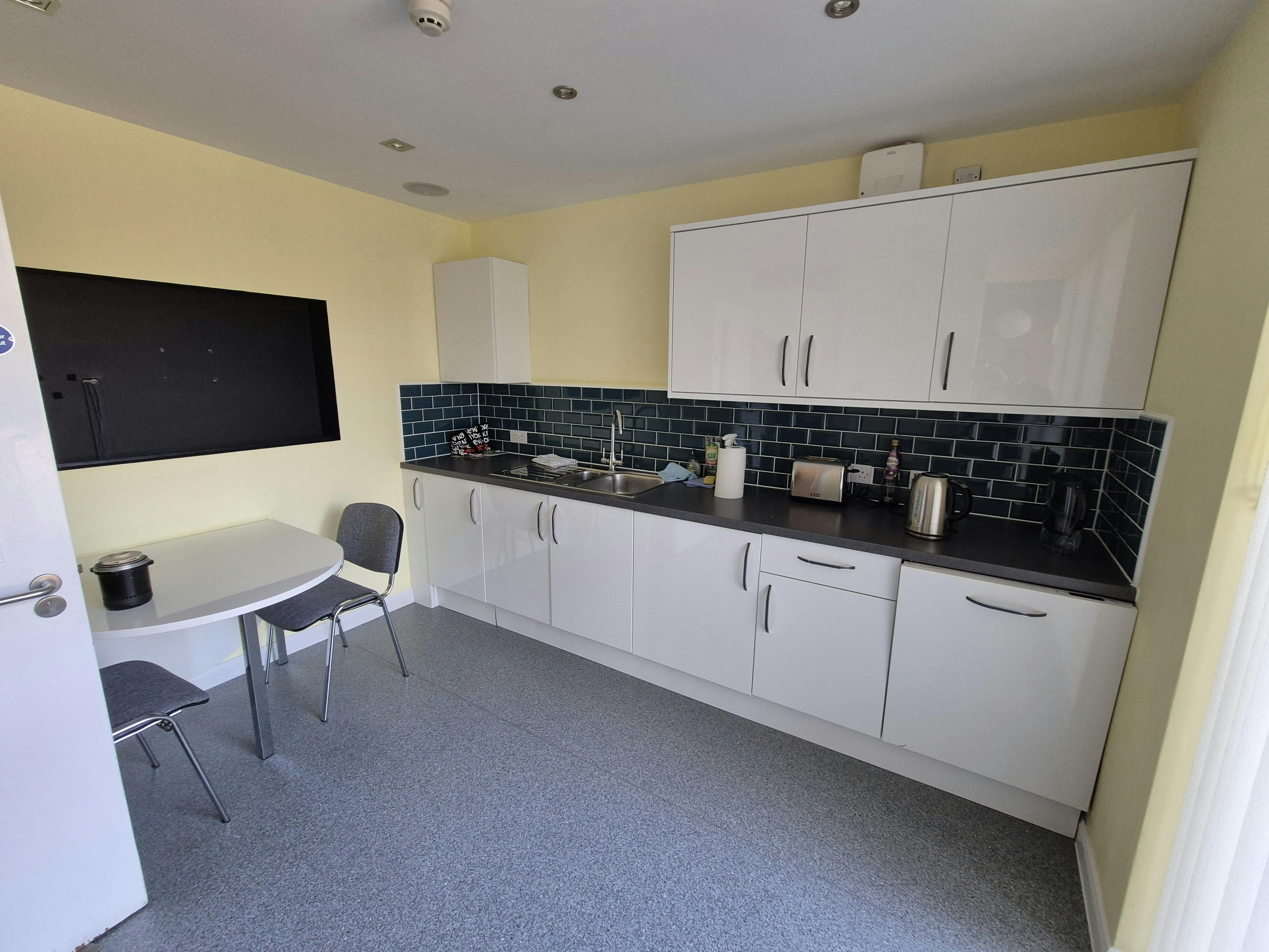 Industrial Unit in Westerham - photo 2