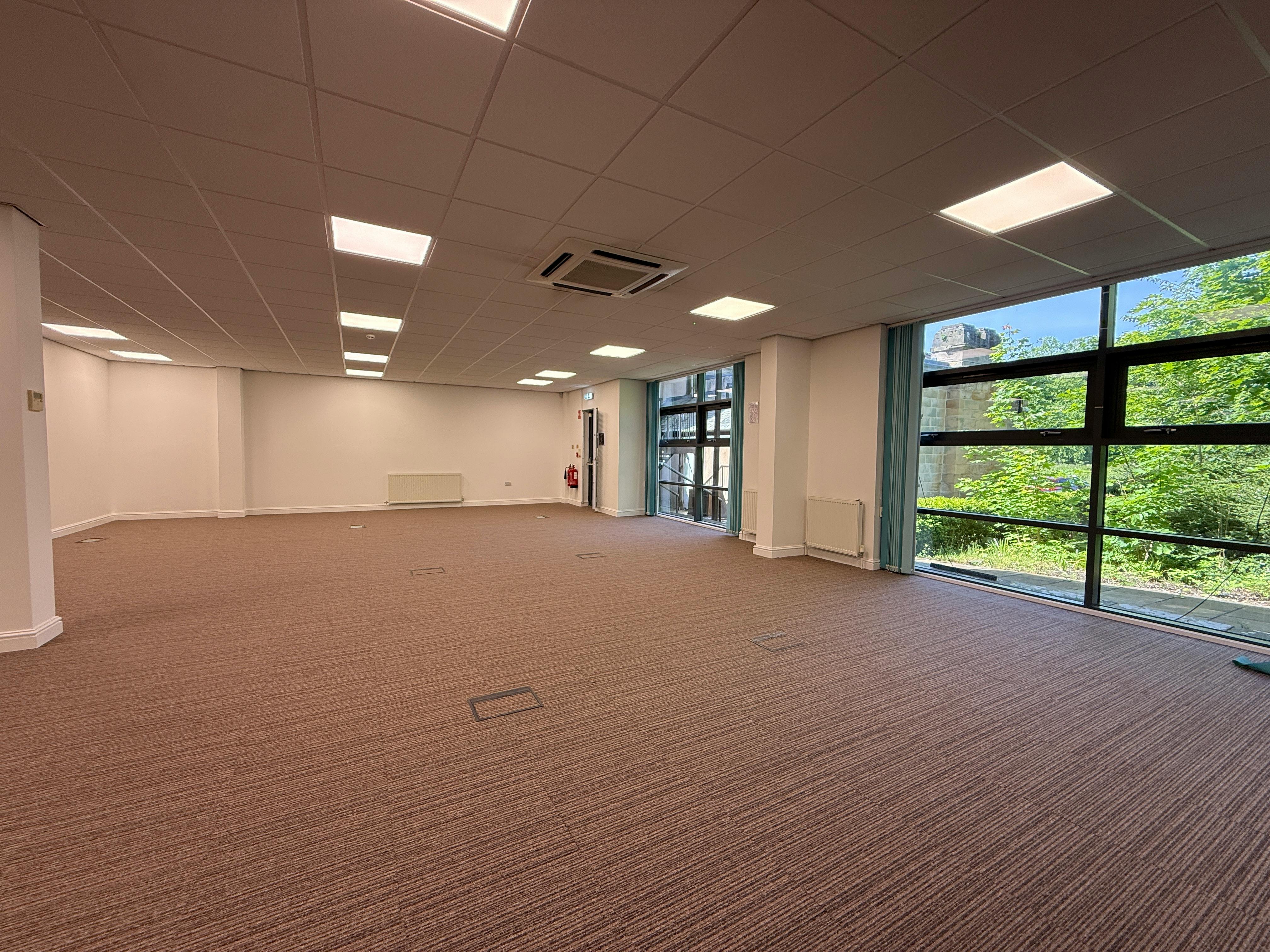 Nicholson House, Elmete Hall, Leeds, Office To Let - IMG_7198.JPG