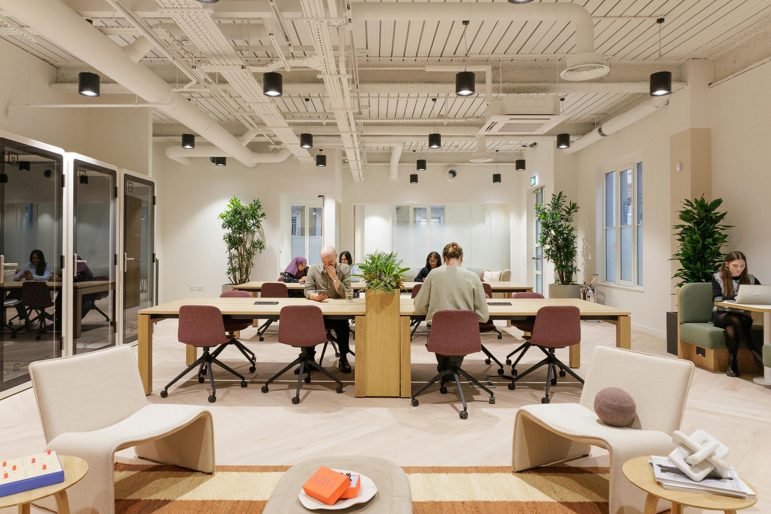 Finlaison House, Finlaison House, London, Offices To Let - Desks