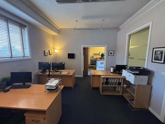 9 Linden Place, Glasgow, Offices To Let / For Sale - PHOTO-2026-01-20-08-38-15 7.jpg