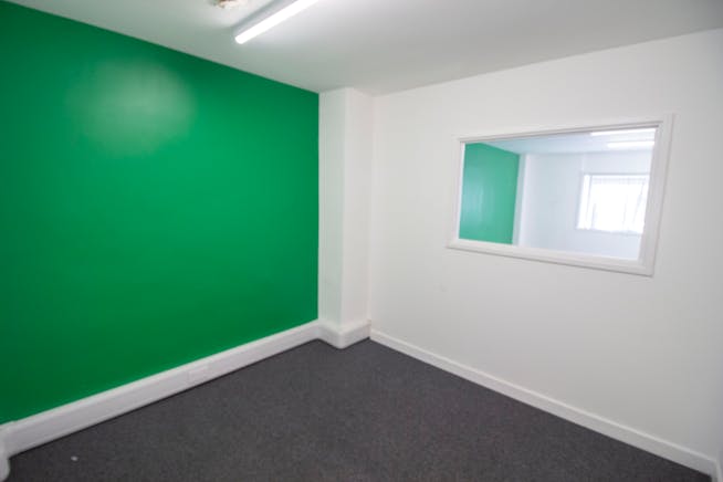 Unit 5, Barratt Way Industrial Estate, Harrow, Industrial / Warehouse To Let - 5.jpg