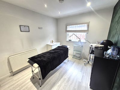 10 Buxton Road, Stockport, Retail To Let - 20251103_095943.jpg