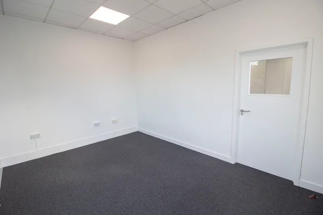 Unit 5 Second Floor, Brook Business Centre, Uxbridge, Office To Let - 3_1.jpg