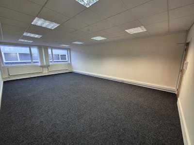 Office 8, Marple House, Stockport Road, Stockport, Office To Let - 20250415_164655.jpg