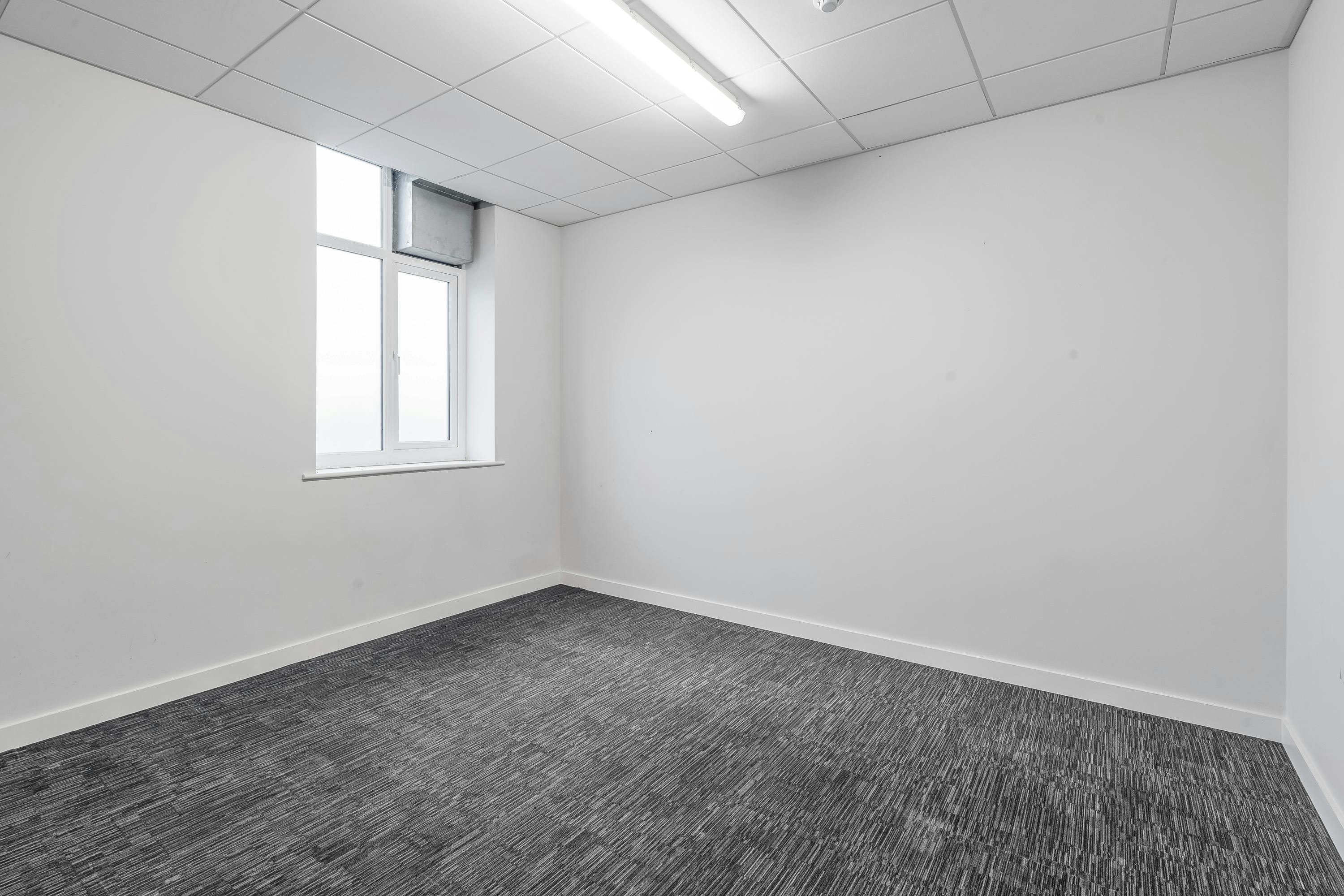 Temple House, Leeds, Offices To Let - DSC09501.jpg