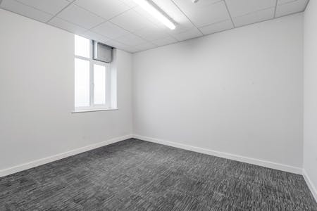 Temple House, Leeds, Office To Let - DSC09501.jpg