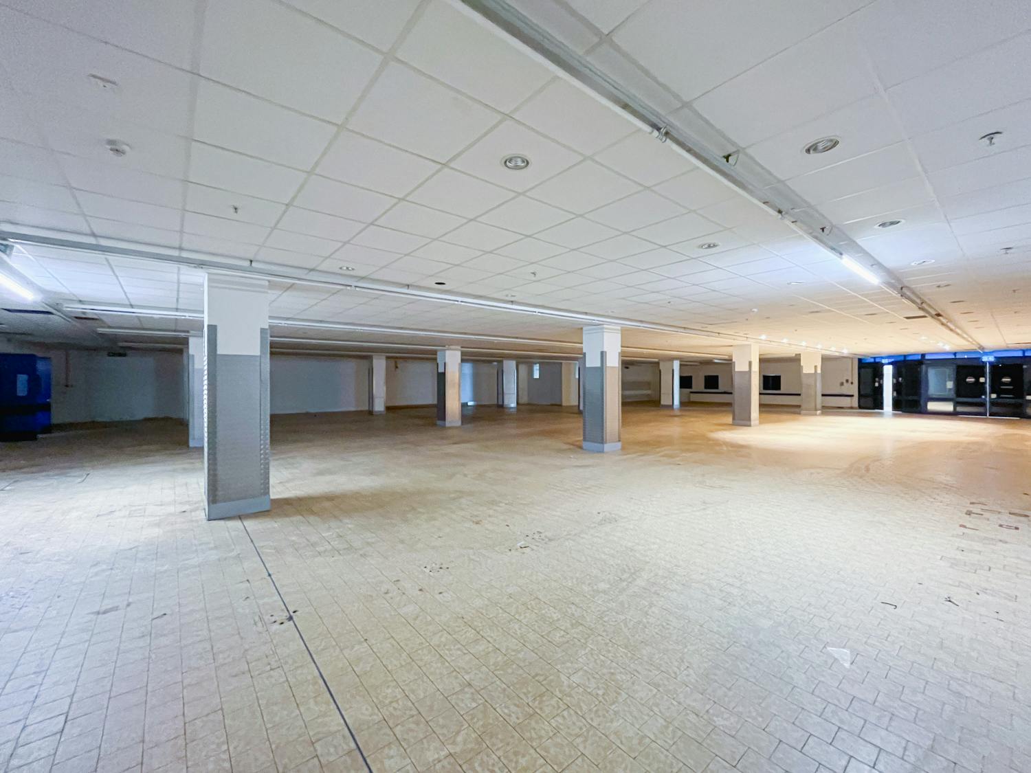 Retail/Shop in Bournemouth - photo 4