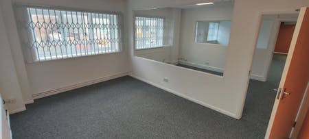 Unit 13 Gateway Industrial Estate, Park Royal, Industrial To Let - IMG_20260120_101927.jpg