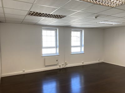 Suite 8, 2nd Floor, Brighton, Office To Let - IMG_9668.JPG