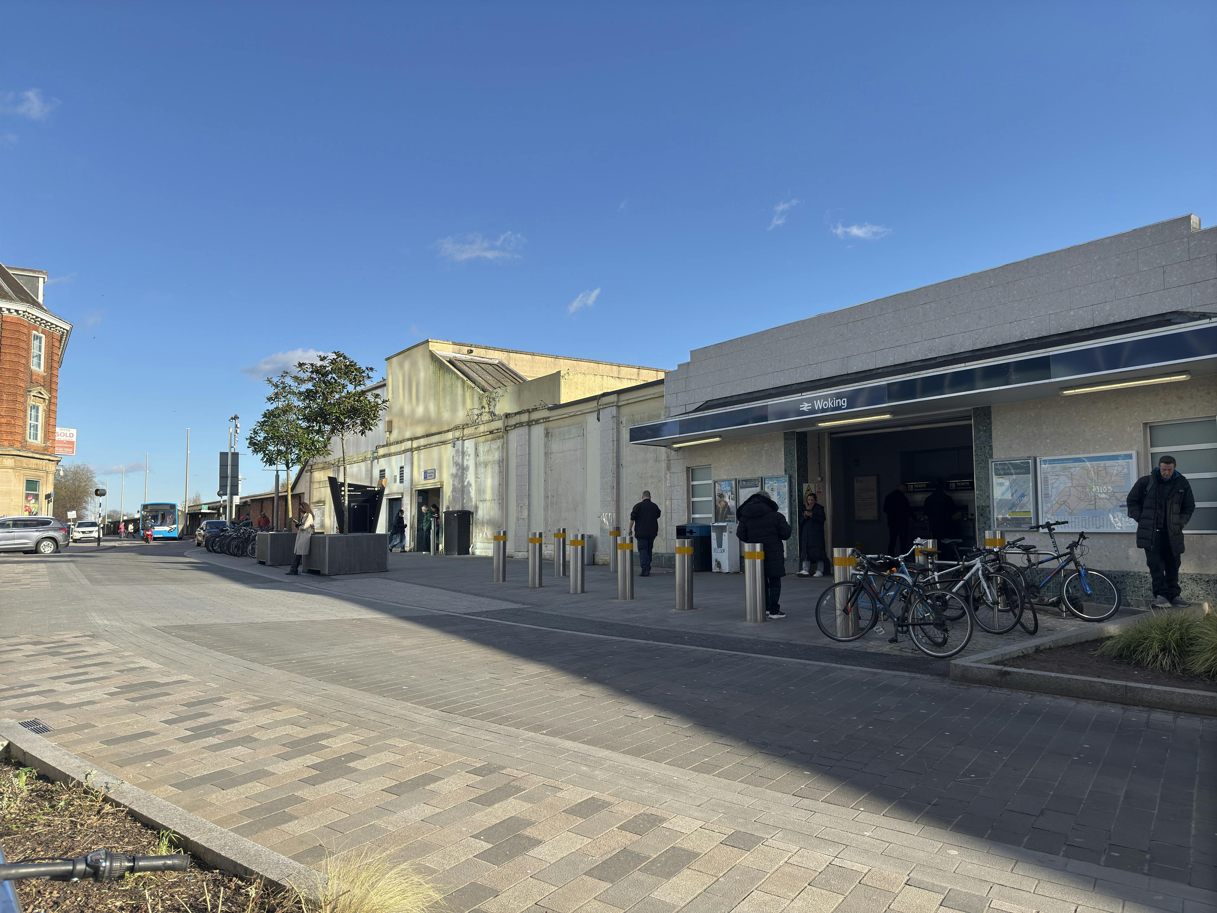 1-2 High Street, Woking, Retail To Let - IMG_1075.JPEG