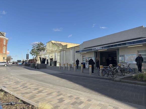 1-2 High Street, Woking, Retail To Let - IMG_1075.JPEG