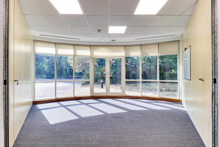Bramley House, The Guildway, Guildford Surrey, Office To Let - 15.jpg