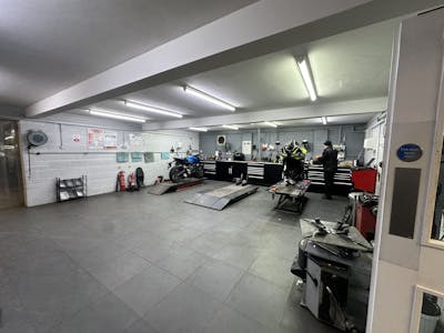 Showroom Premises, Shrewsbury, Trade Counter For Sale - I3.jpeg