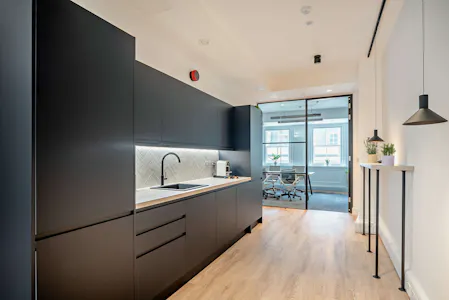 Gresham Street Estate, 48 Gresham Street, London, Office To Let - 8692977-interior07-800.jpg