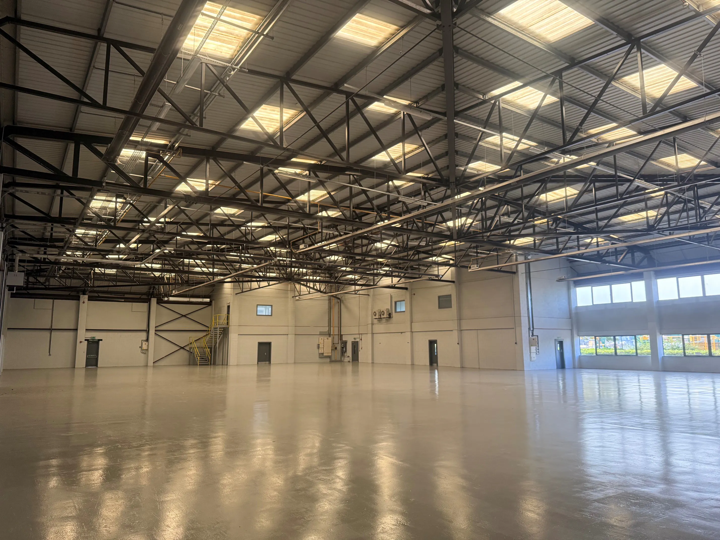 Unit 4 Pagoda, Westmead Drive, Westmead Industrial Estate, Swindon, Industrial To Let / For Sale - Warehouse 3.jpg