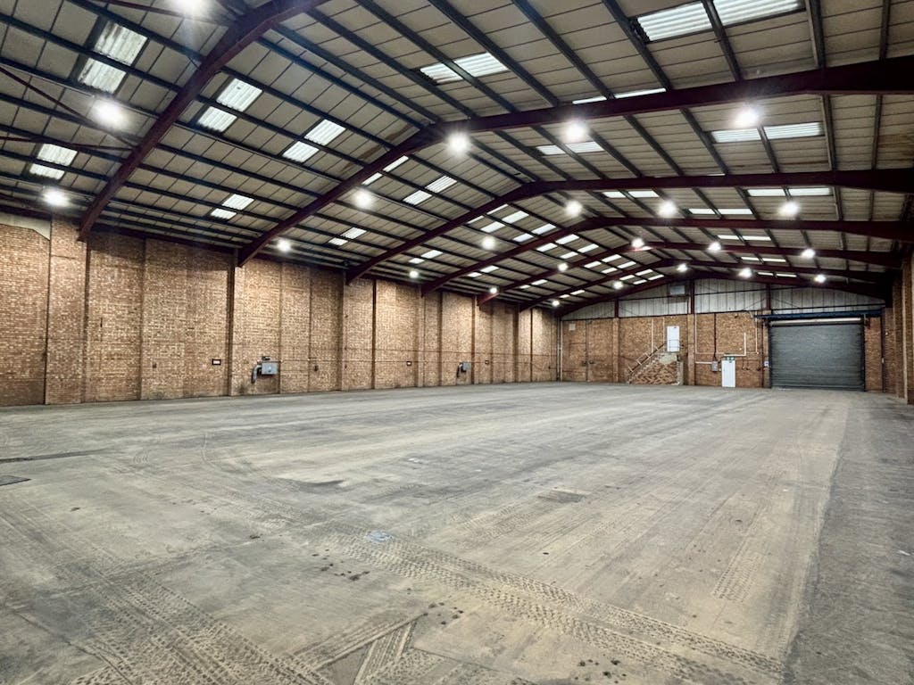 4 Frenchs Avenue Warehouse to let