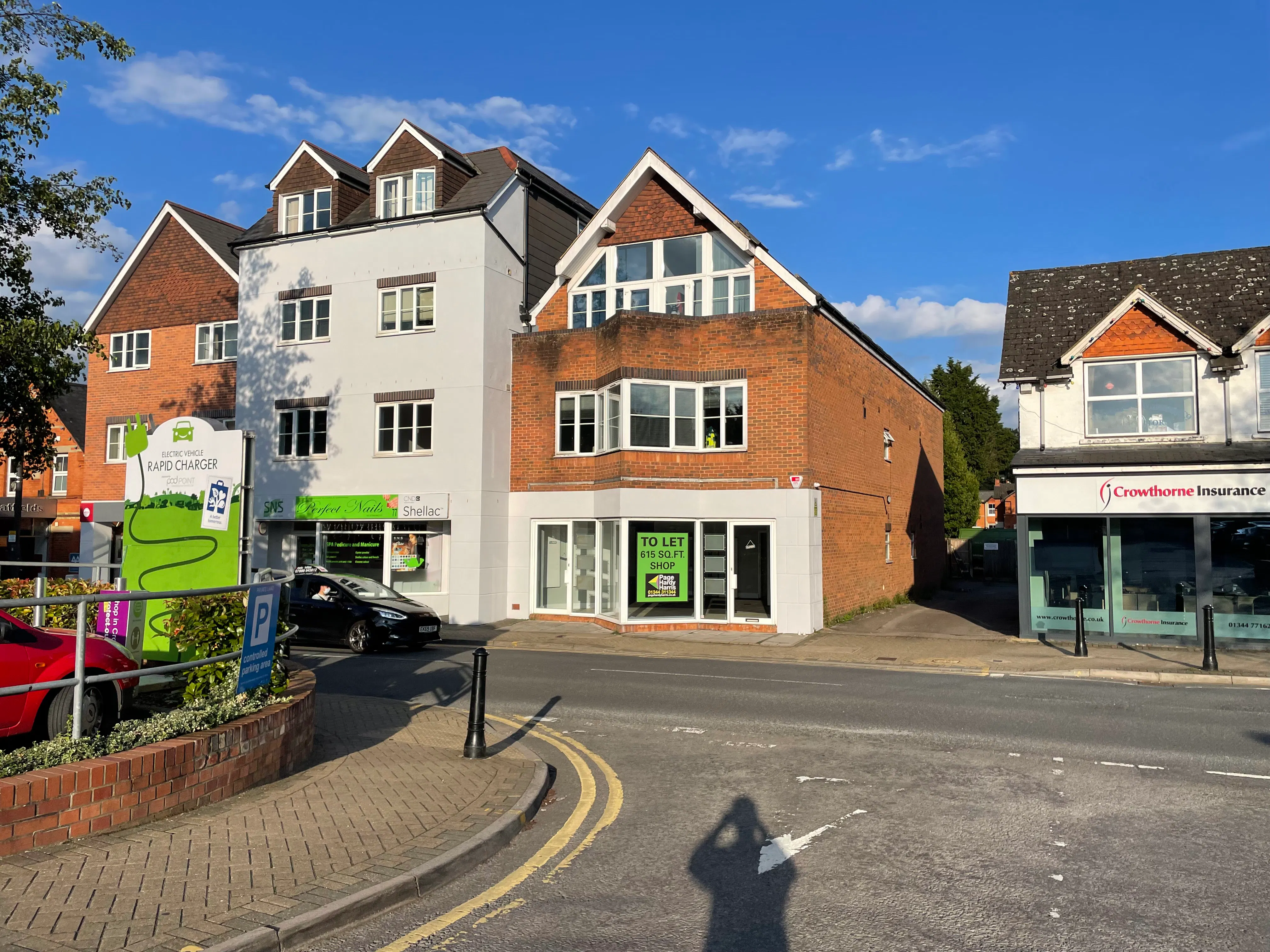 79 High Street, Crowthorne, Retail To Let - IMG_5138.jpg