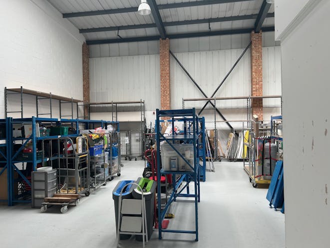 Unit 9 The Business Centre, Wokingham, Industrial / Warehouse To Let - Internal 4.jpg