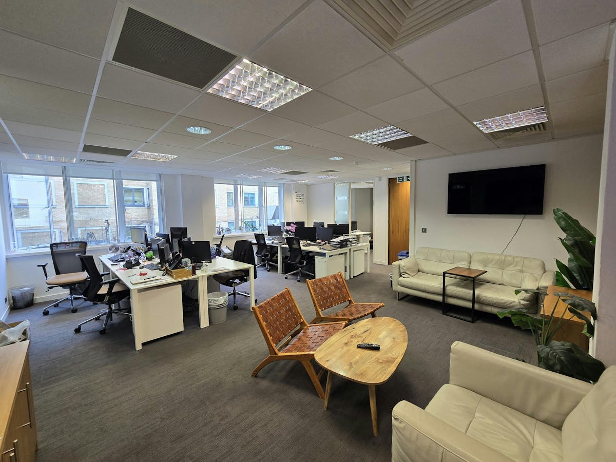 E5815ad27816c6ff68c45679bb633bb1 4