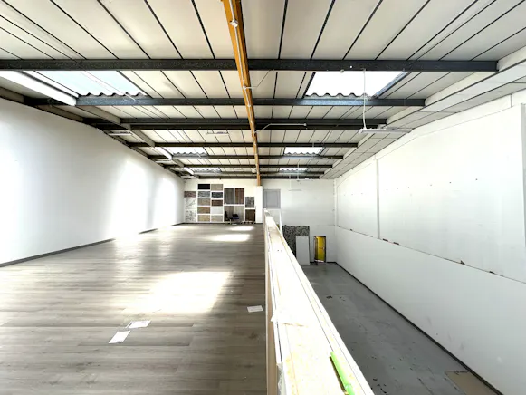 Unit 17 Capitol Industrial Park, Colindale, Industrial To Let - 20260527_102020974_iOS.jpg