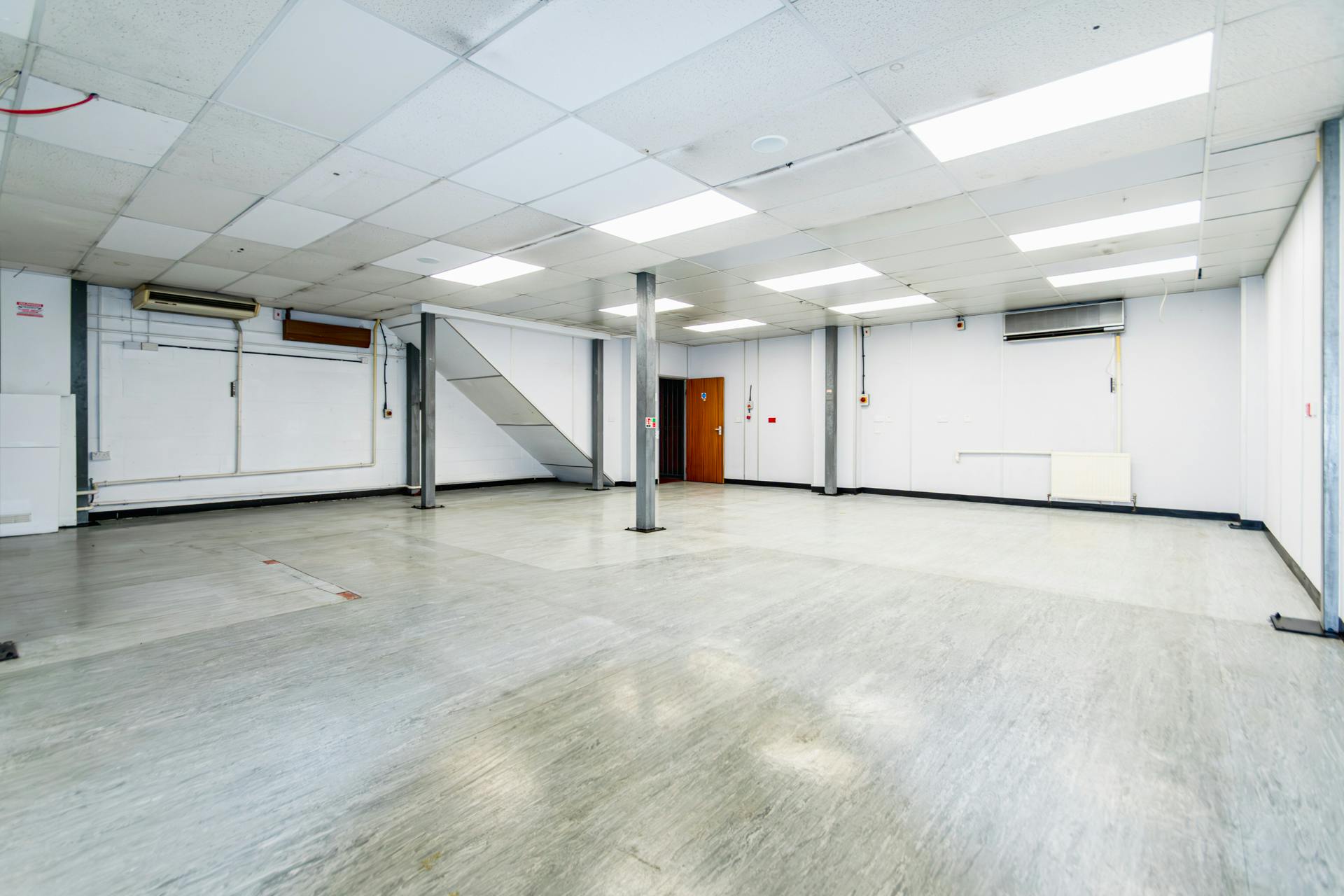 Industrial Unit in Poole - photo 4