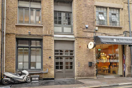 Unit 3, 4 Ravey Street, London, Office To Let / For Sale - 1471998-2-6a26c93fa6f05.jpg